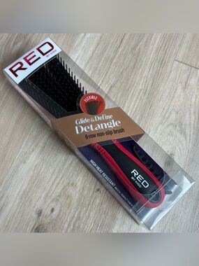 Red By Kiss Glide & Define Detangle Non-Slip Brush NEW